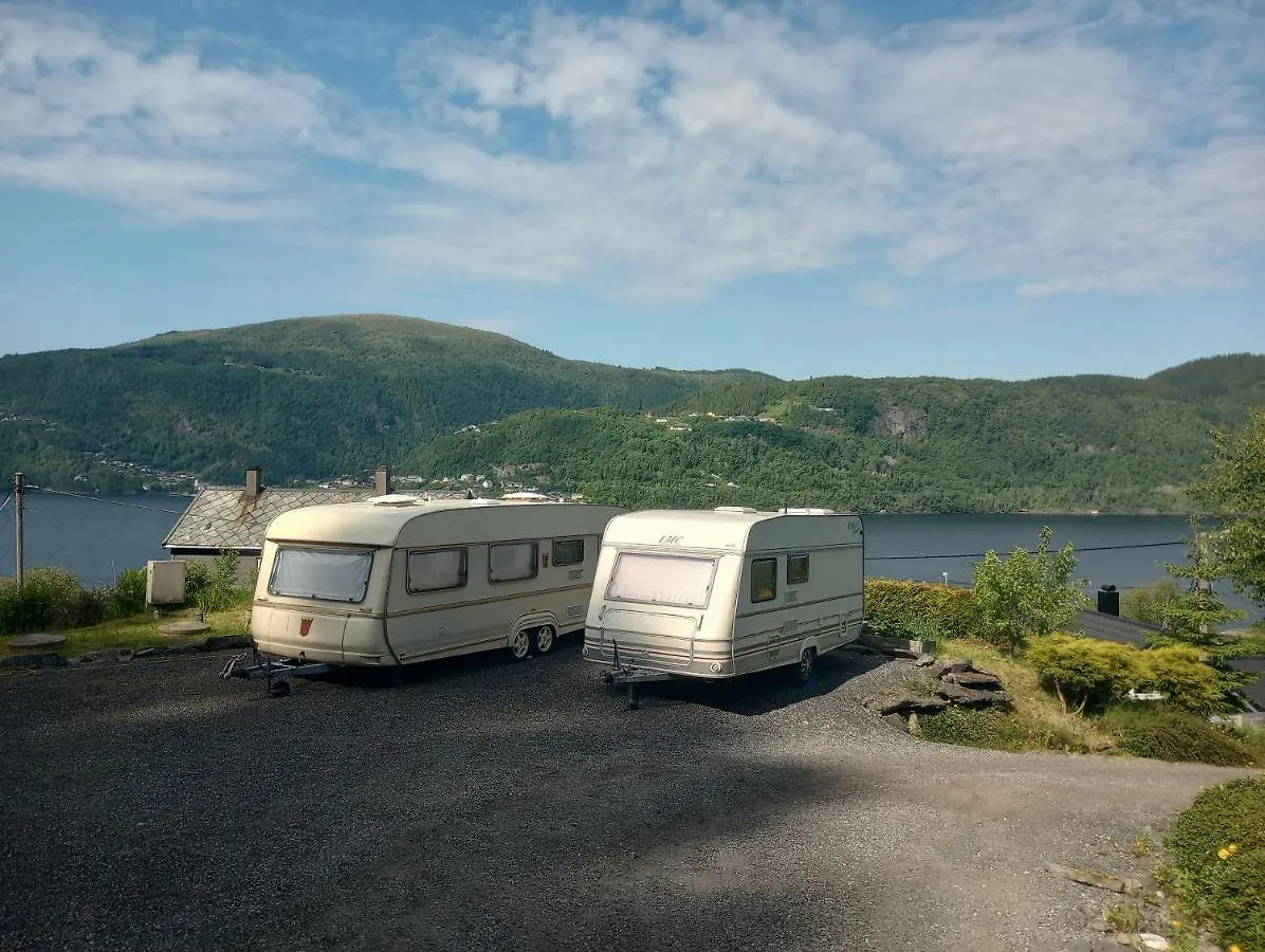 Kamp alanı Bo Landlig, Sentralt Utenfor Bergen Norveç