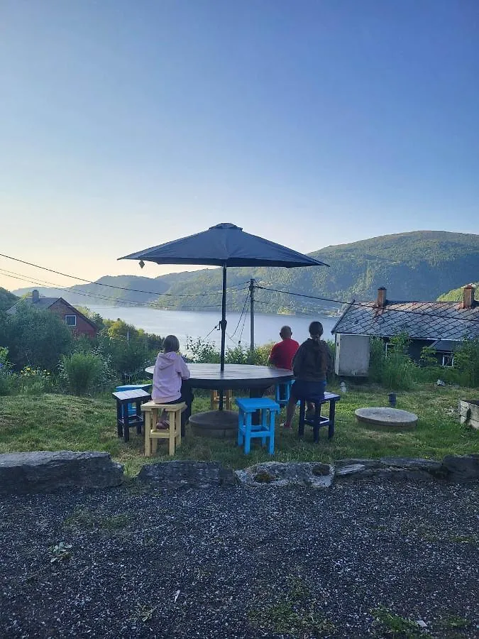 Bo Landlig, Sentralt Utenfor Bergen Kemping