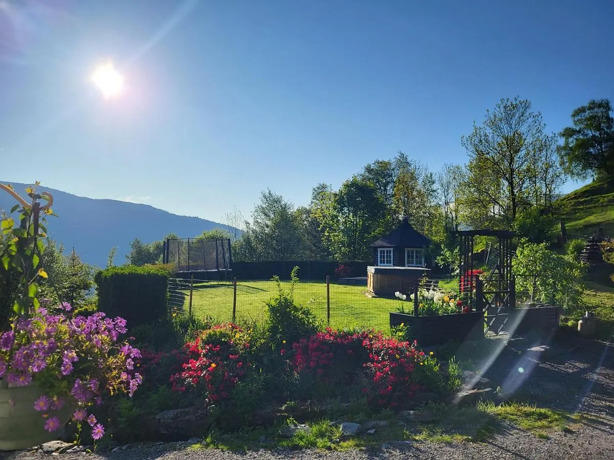 Bo Landlig, Sentralt Utenfor Bergen location